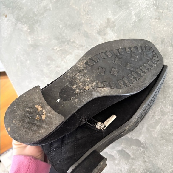 Aquatalia black suede quilted Gail booties size 6 - Picture 6 of 7